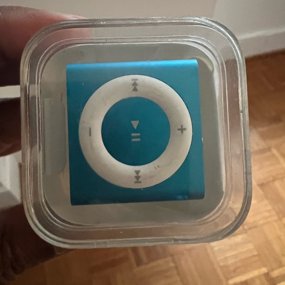 Apple iPod Shuffle - Picture 2 of 2
